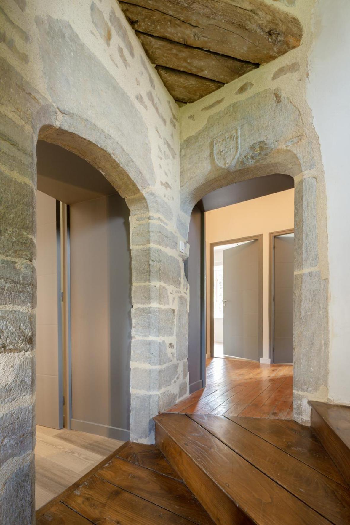Manoir De La Nogrie - Chambre De Charme Avec Acces Privatif - Piscine Chauffee Sur Domaine 5 Etoiles Val-d'Ize Εξωτερικό φωτογραφία